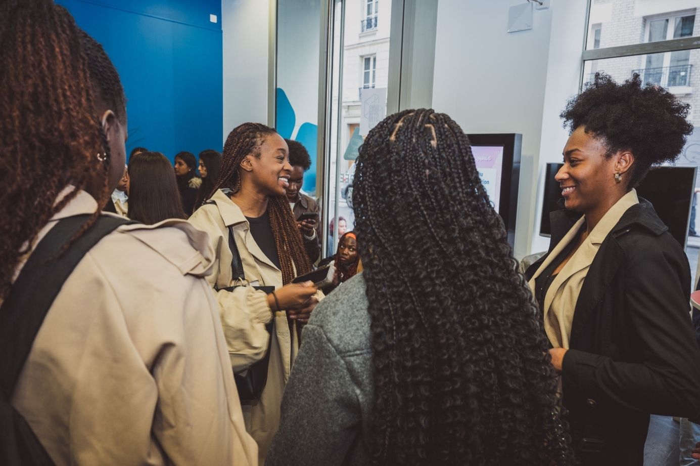 Étudiants Ionis-STM échangeant lors des ateliers soft skills de la Start Week pendant la semaine de rentrée